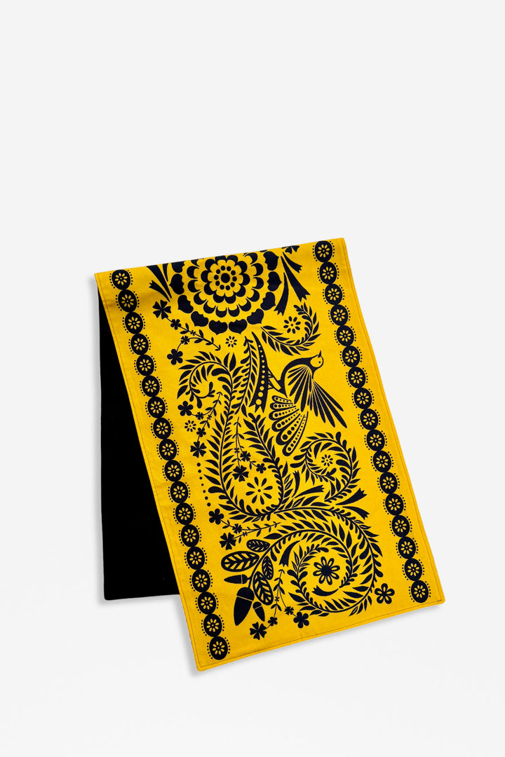 Camino de mesa folklore amarillo