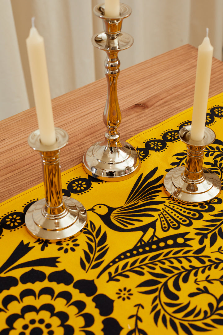 Camino de mesa folklore amarillo