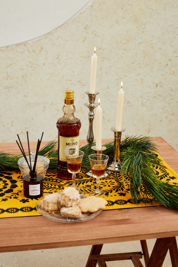 Camino de mesa folklore amarillo