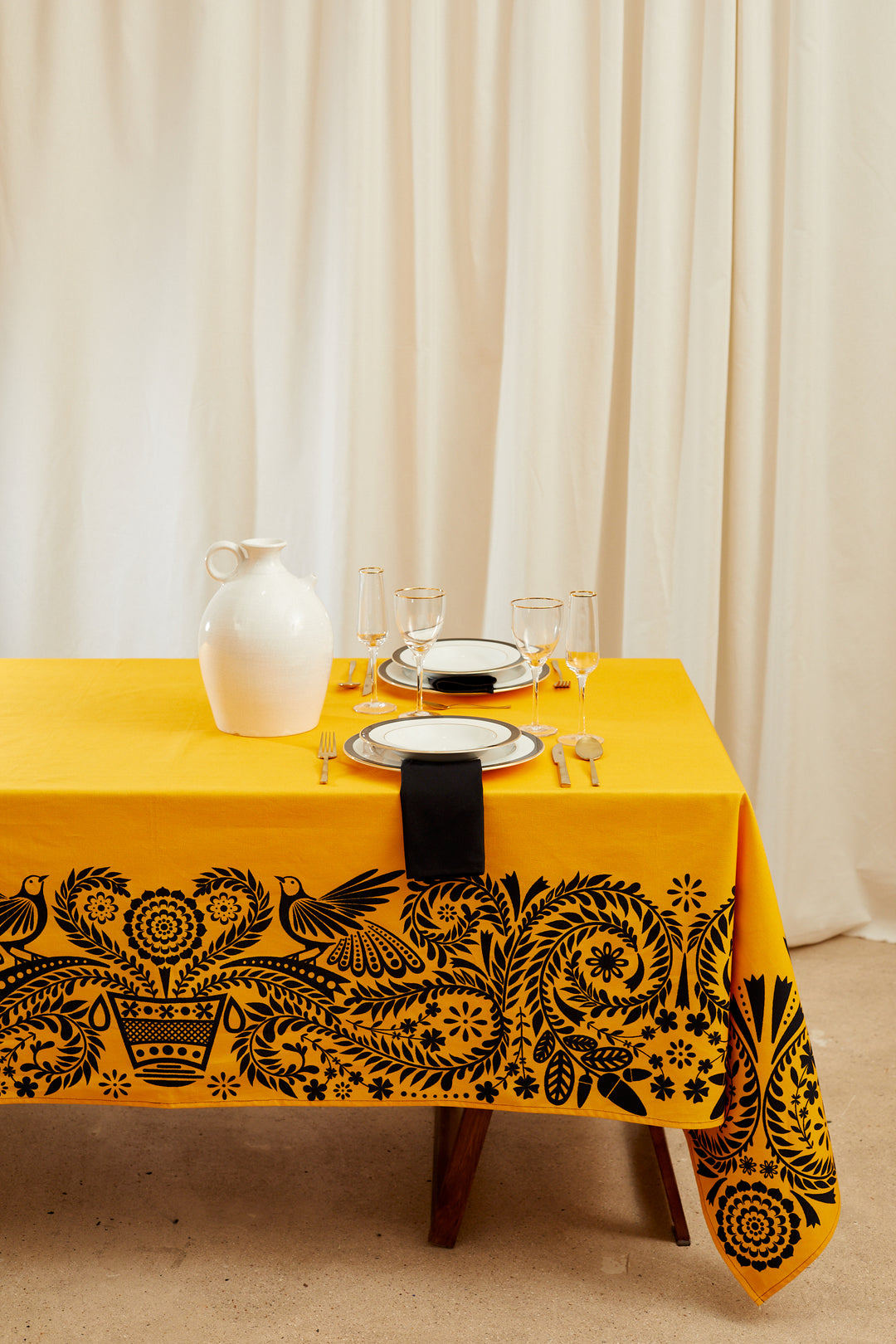 Mantel folklore amarillo