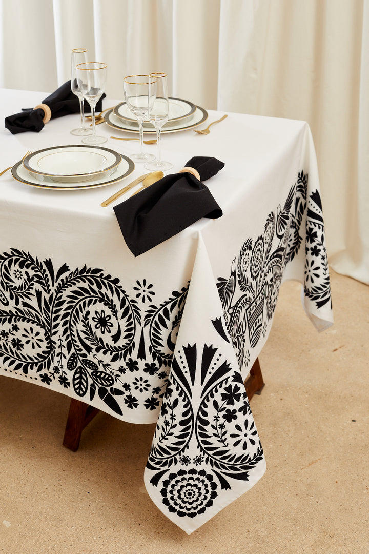 Mantel folklore blanco