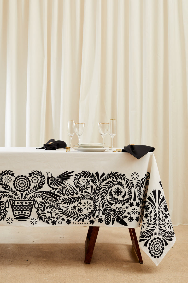 Mantel folklore blanco