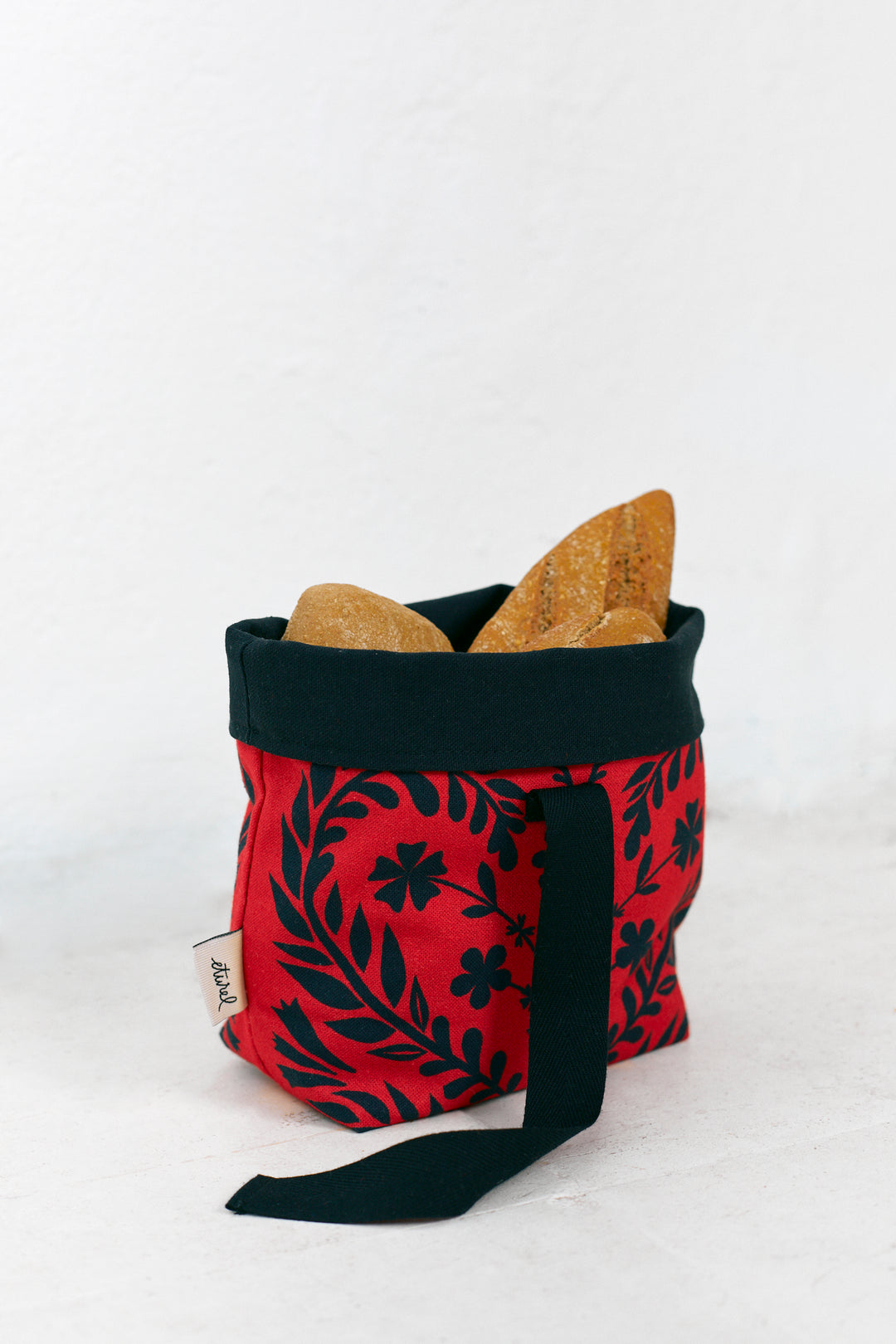 Panera_servir_folklore_negro_abierta