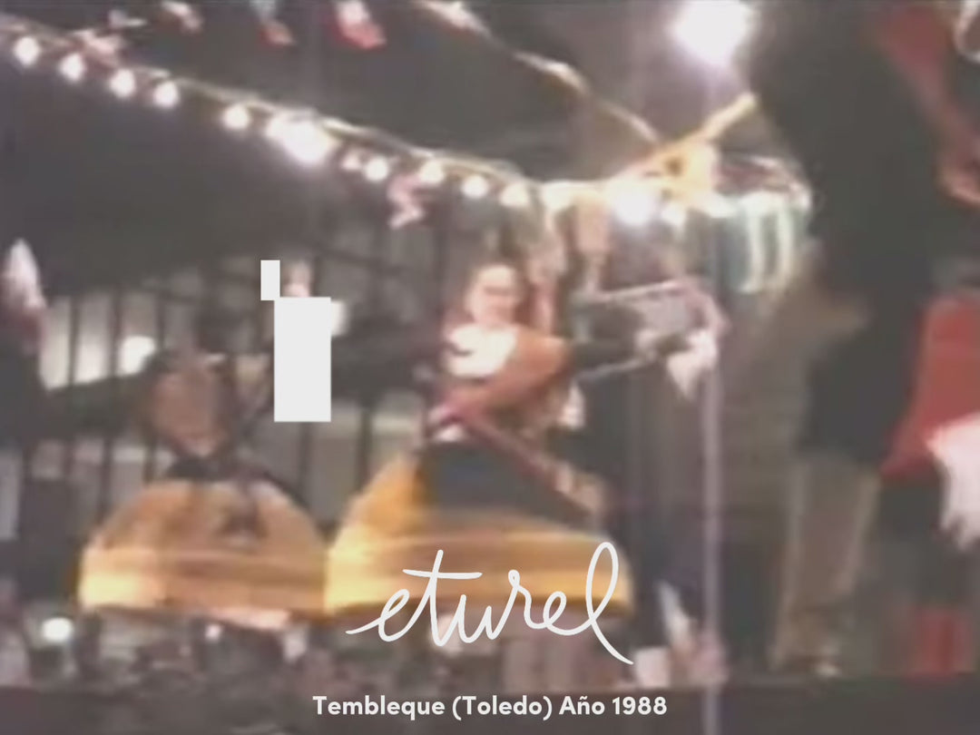 Camino de mesa folklore blanco