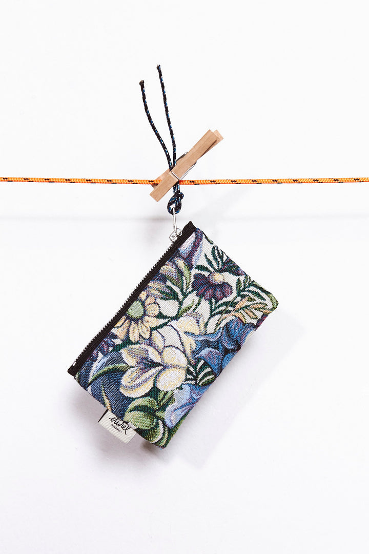 Monedero Tejido jacquard flores azules