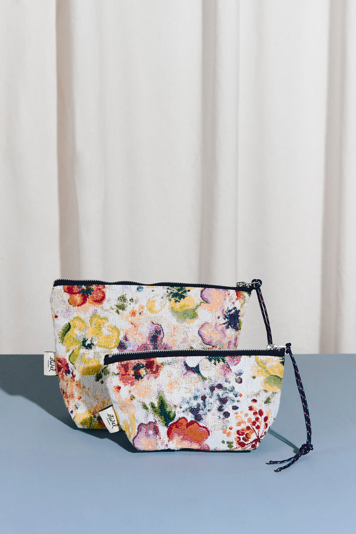 Neceser y estuche tejido jacquard flores acuarelas frontal