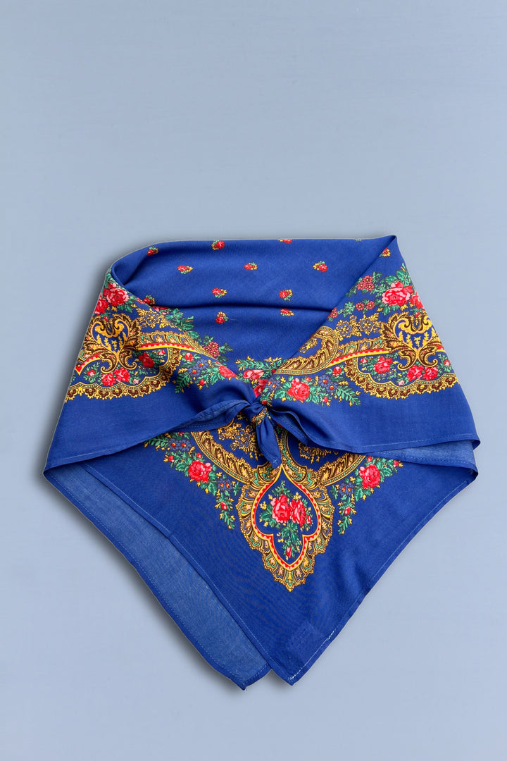 Pañuelo portugués azul pequeño doblado superior