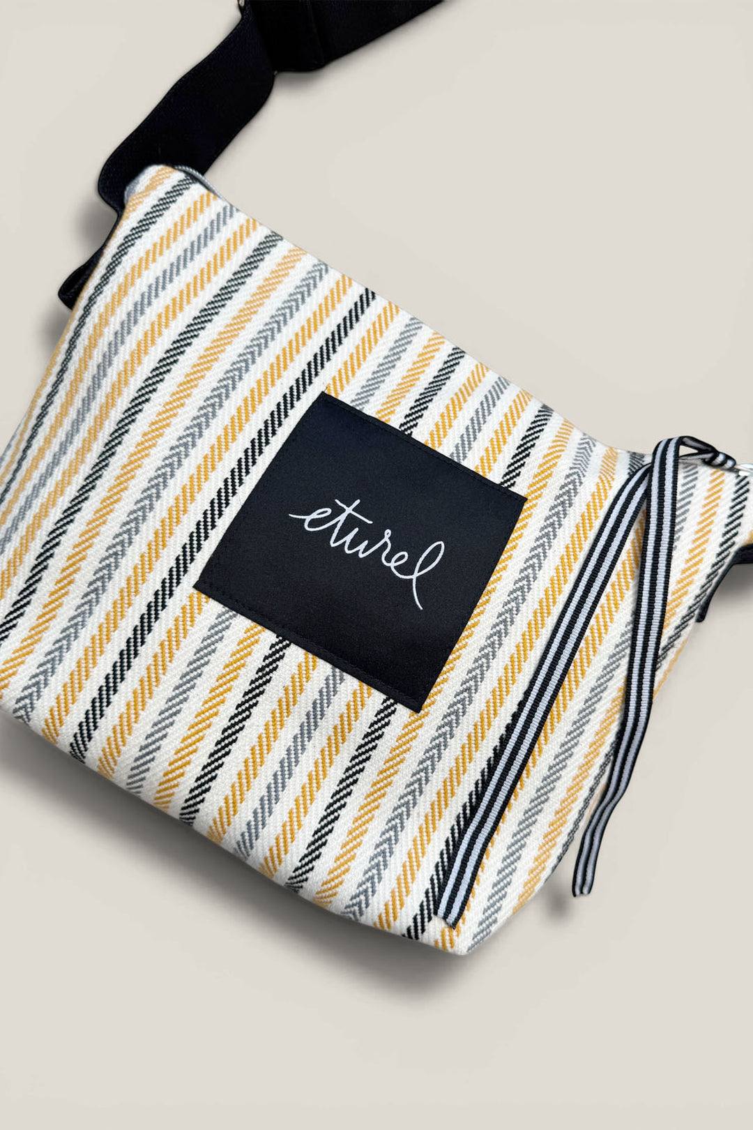 Bolso bandolera sarga de burgos miel