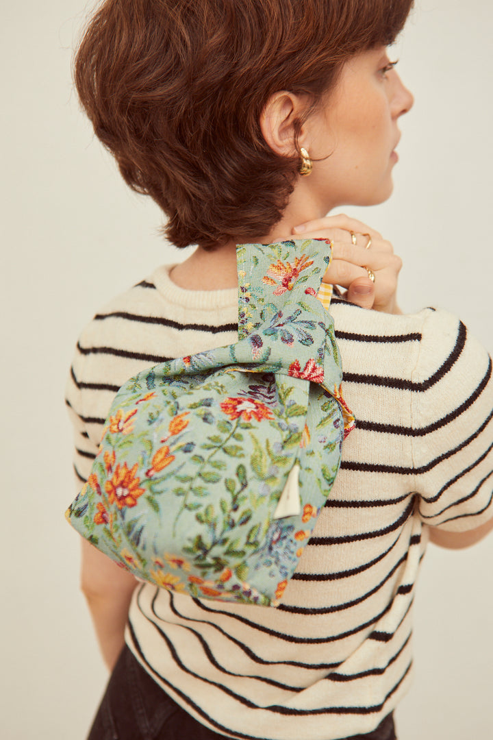 Bolso hatillo mini tejido jacquard flores azaleas celeste