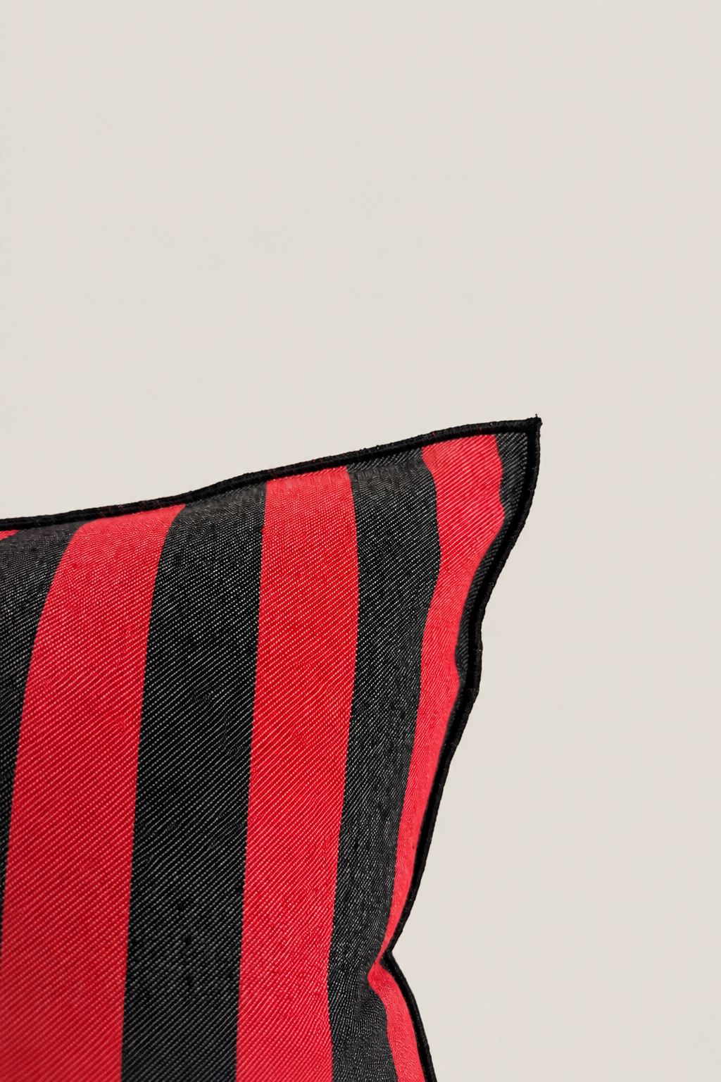 Funda cojín rayas Nazarí rojo y negro 30cmx50cm