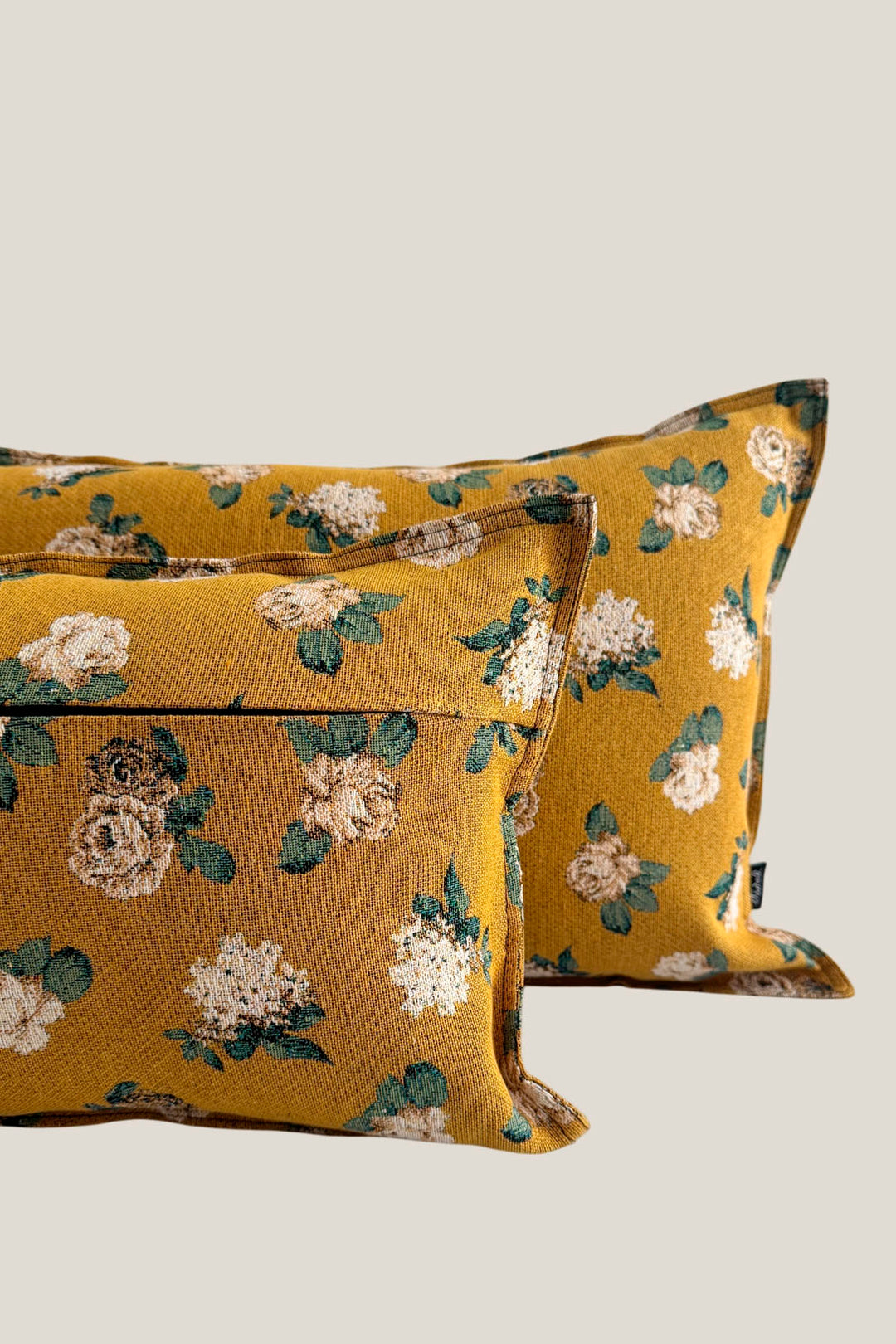 Funda cojín tejido jacquard flores rosas