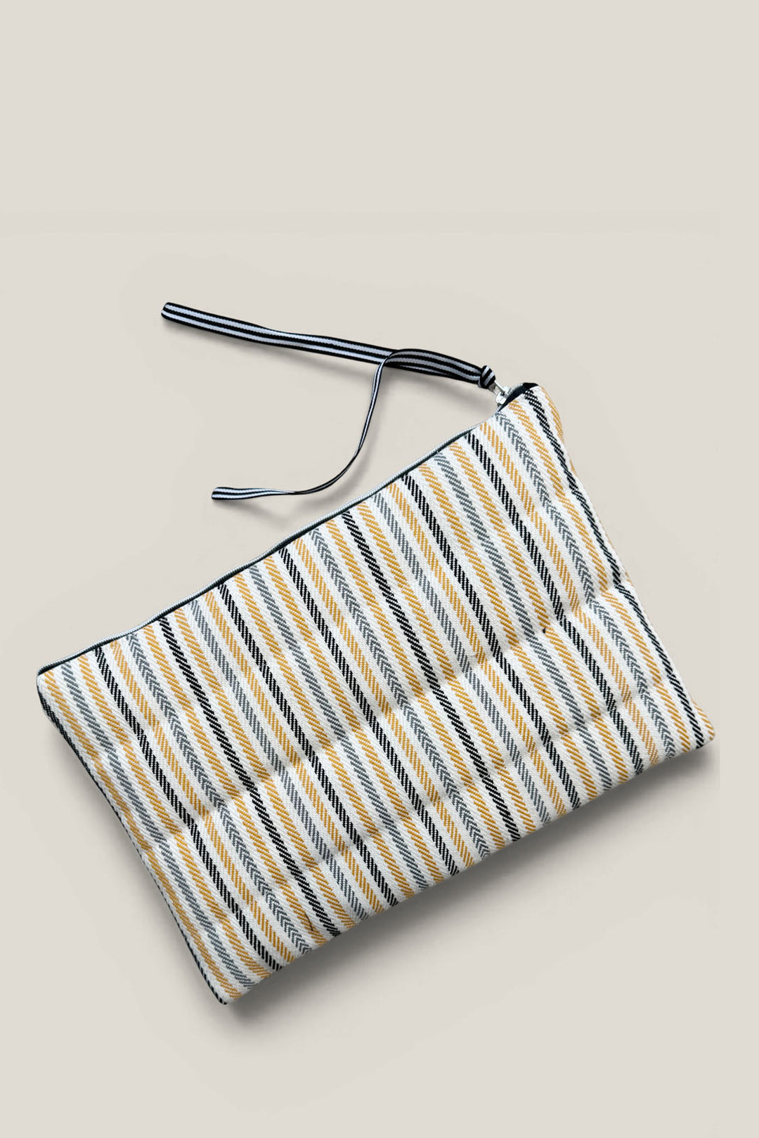 Funda de ordenador sarga de burgos miel