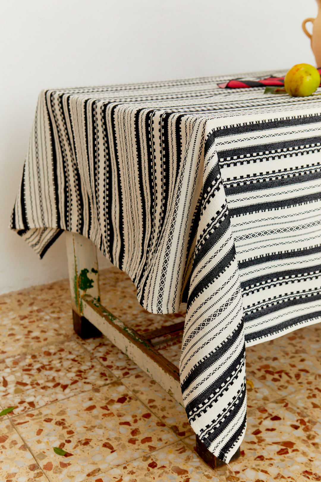 Mantel alpujarra negro
