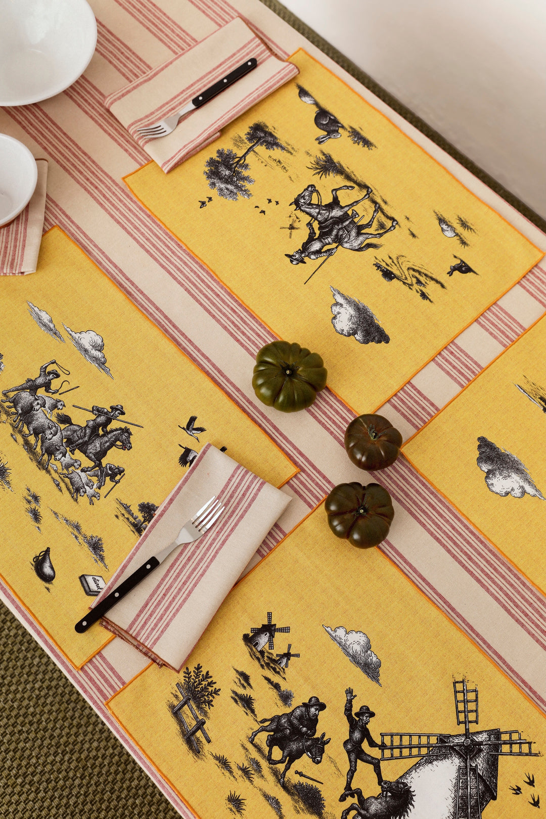 Mantel individual quijote amarillo (pack de 4)