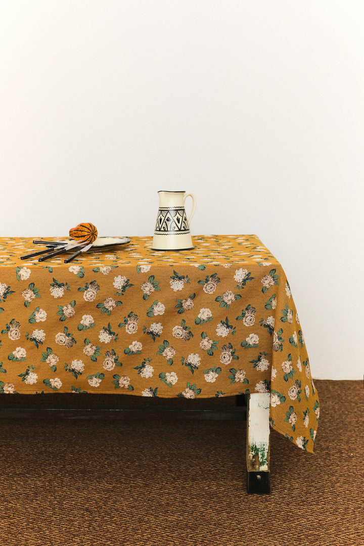Mantel  tejido jacquard flores rosas