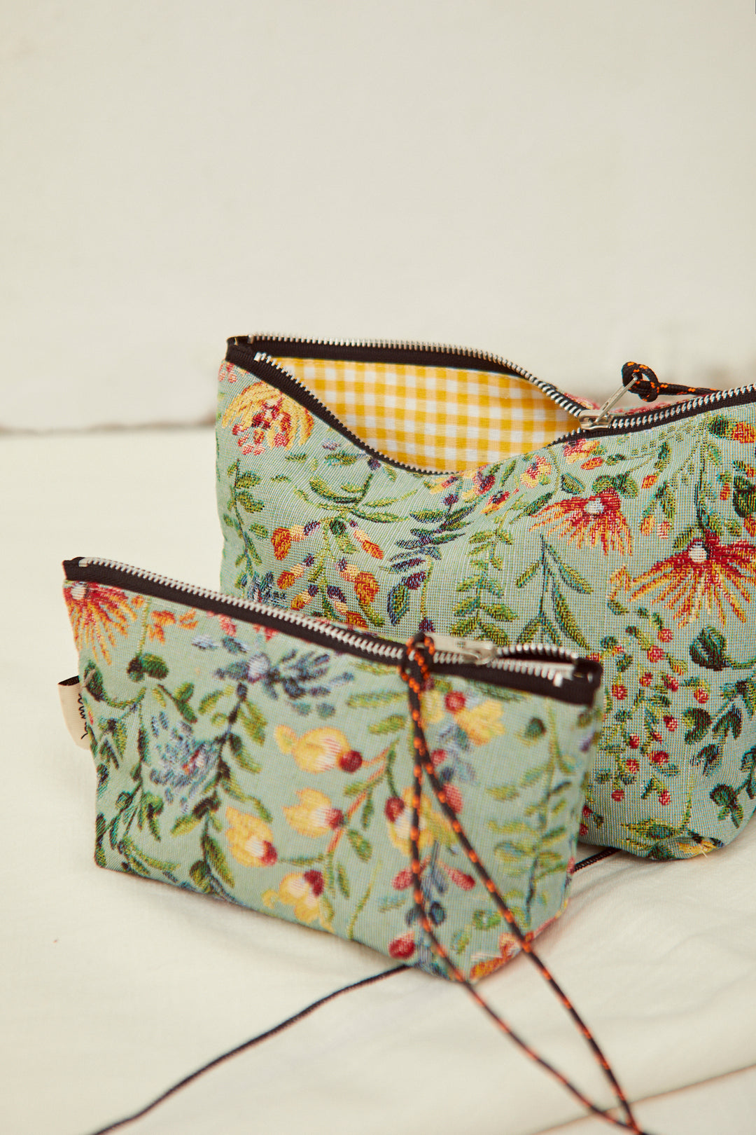 Neceser/estuche tejido jacquard flores azaleas celeste