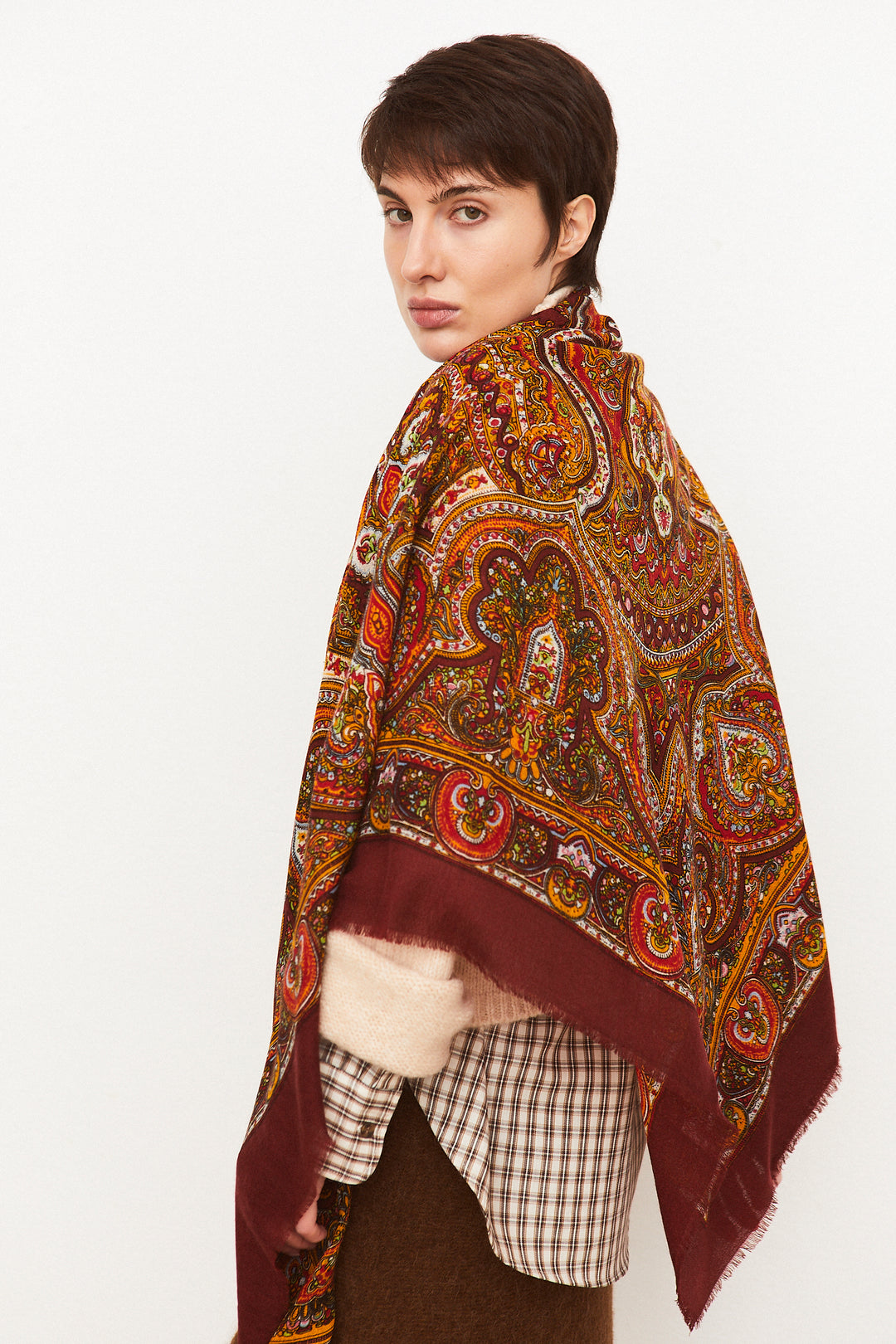 Pañuelo Pisto o Cien Colores lana granate