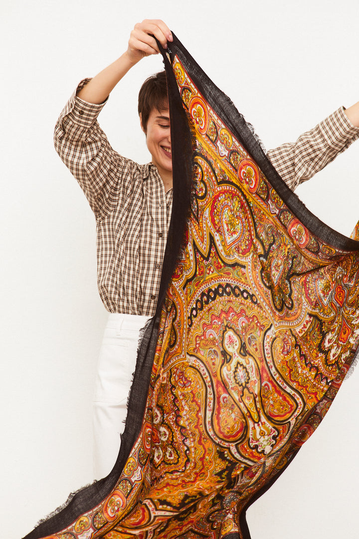 Pañuelo Pisto o Cien Colores negro