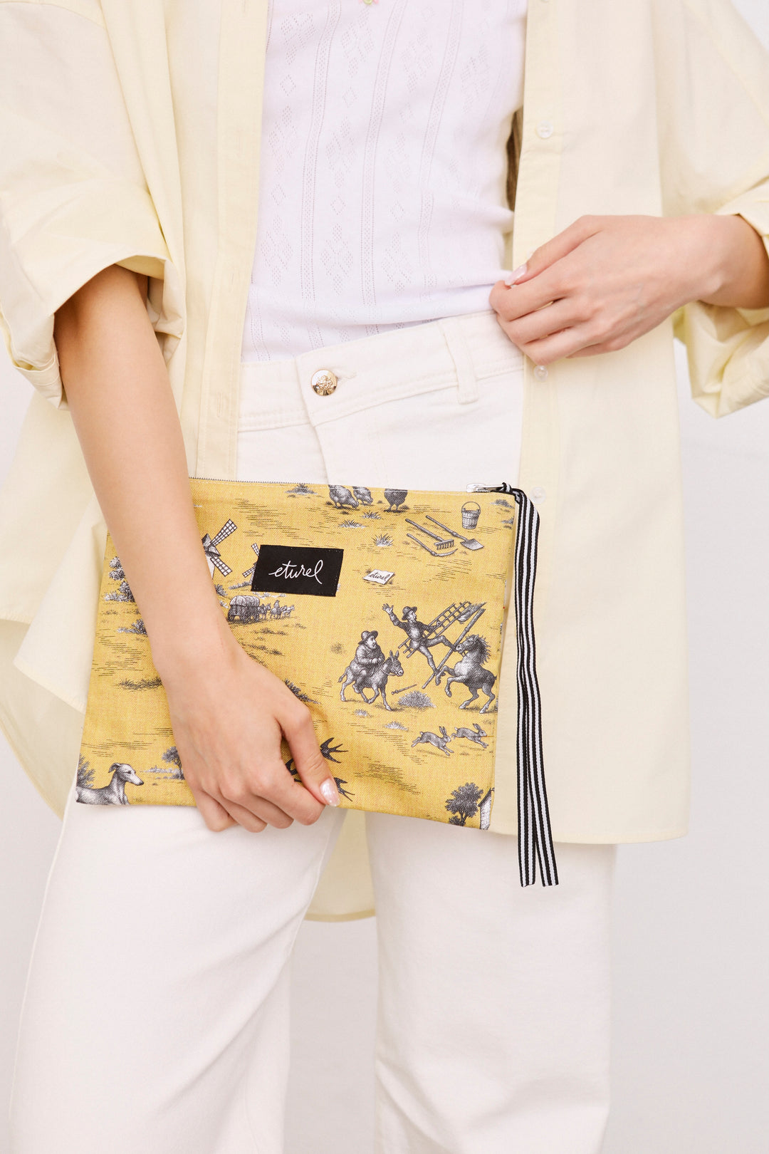 Pouch quijote amarillo