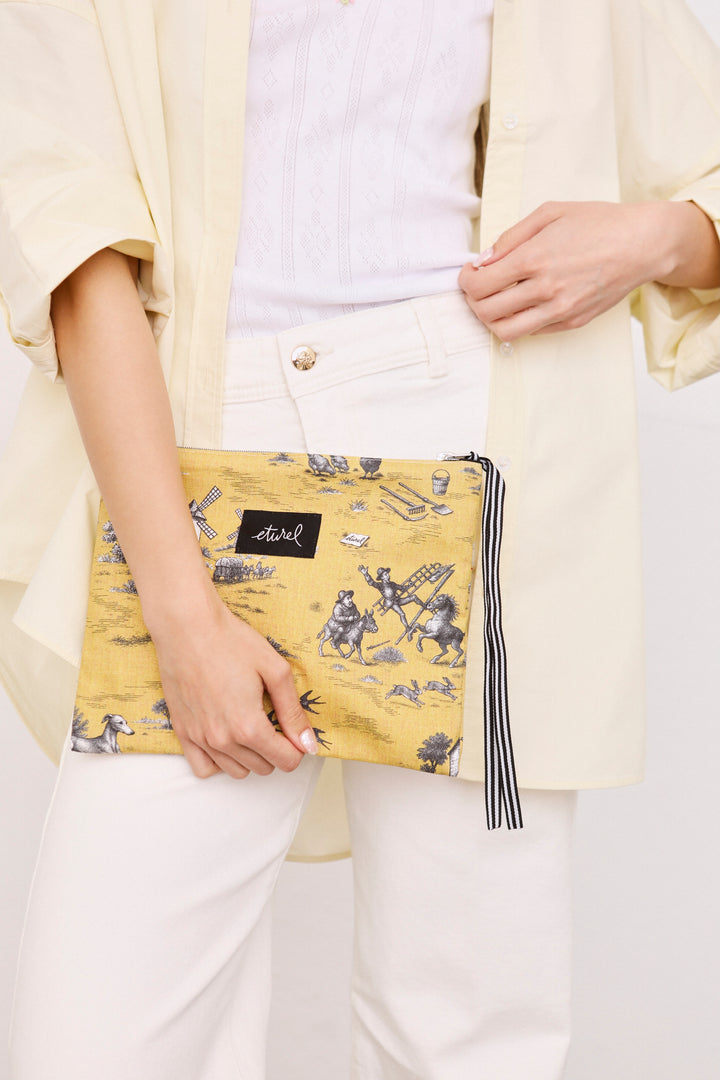 Pouch quijote amarillo