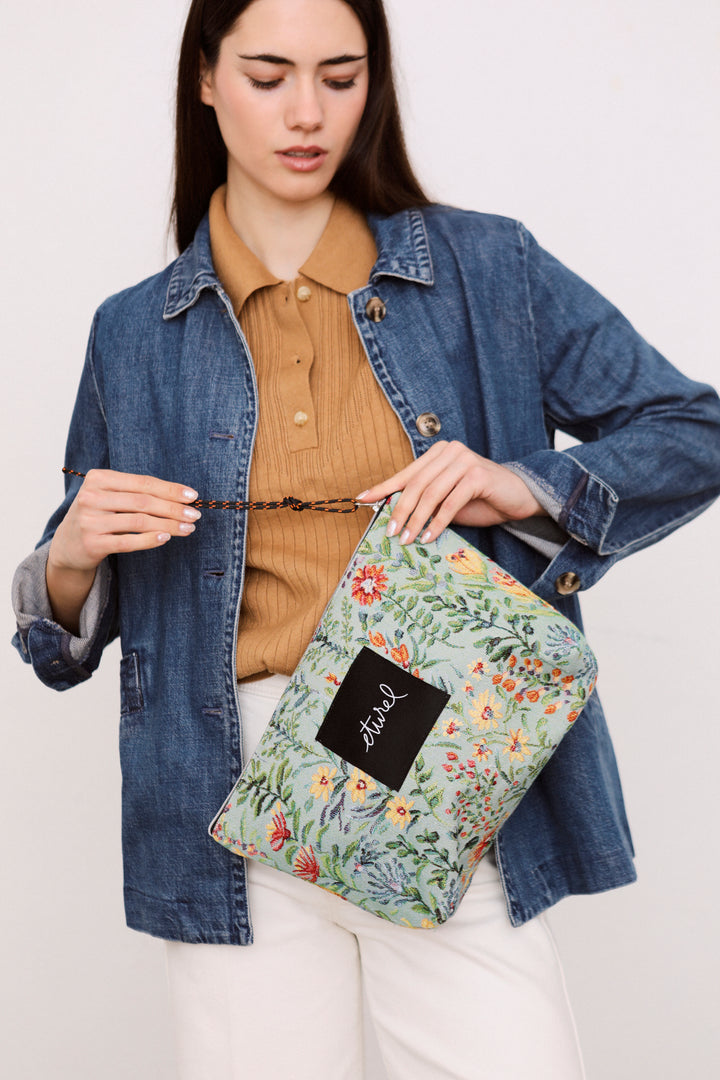 Pouch tejido jacquard azaleas celeste