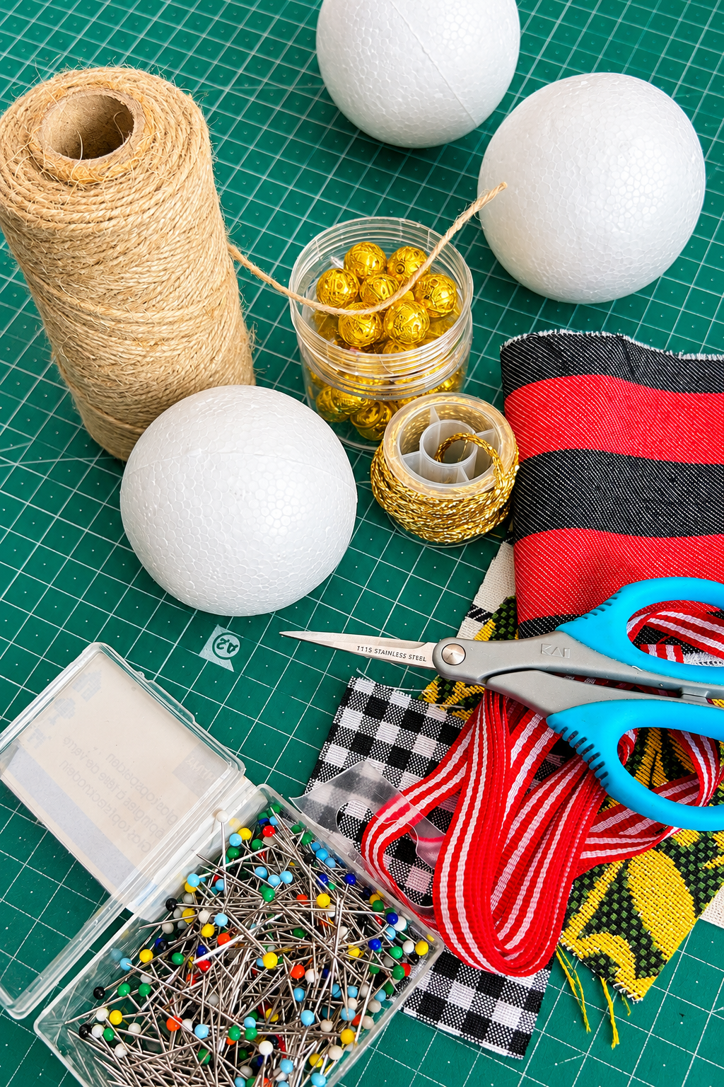 Taller de Navidad ¡Bolas de Navidad! | Viernes 6 de noviembre | 18:00–20:30 h