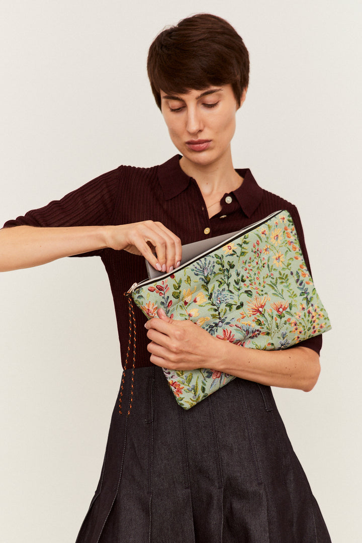 Funda de ordenador tejido jacquard flores azaleas celeste