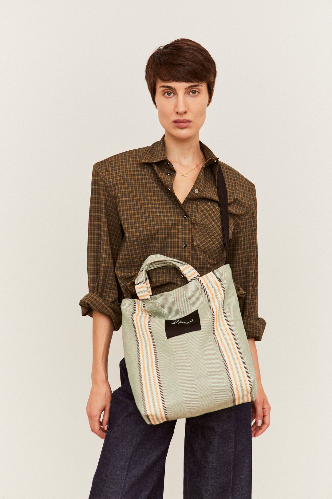 Tote bag cruzada sarga de burgos verde