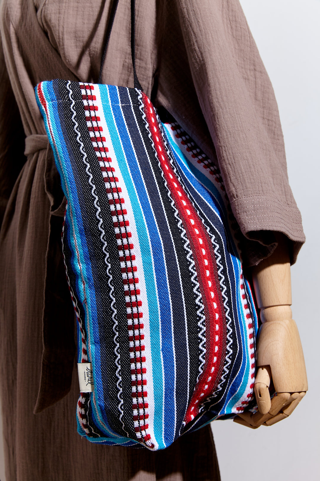 Tote Bag tejido manchego azul, rojo y negro