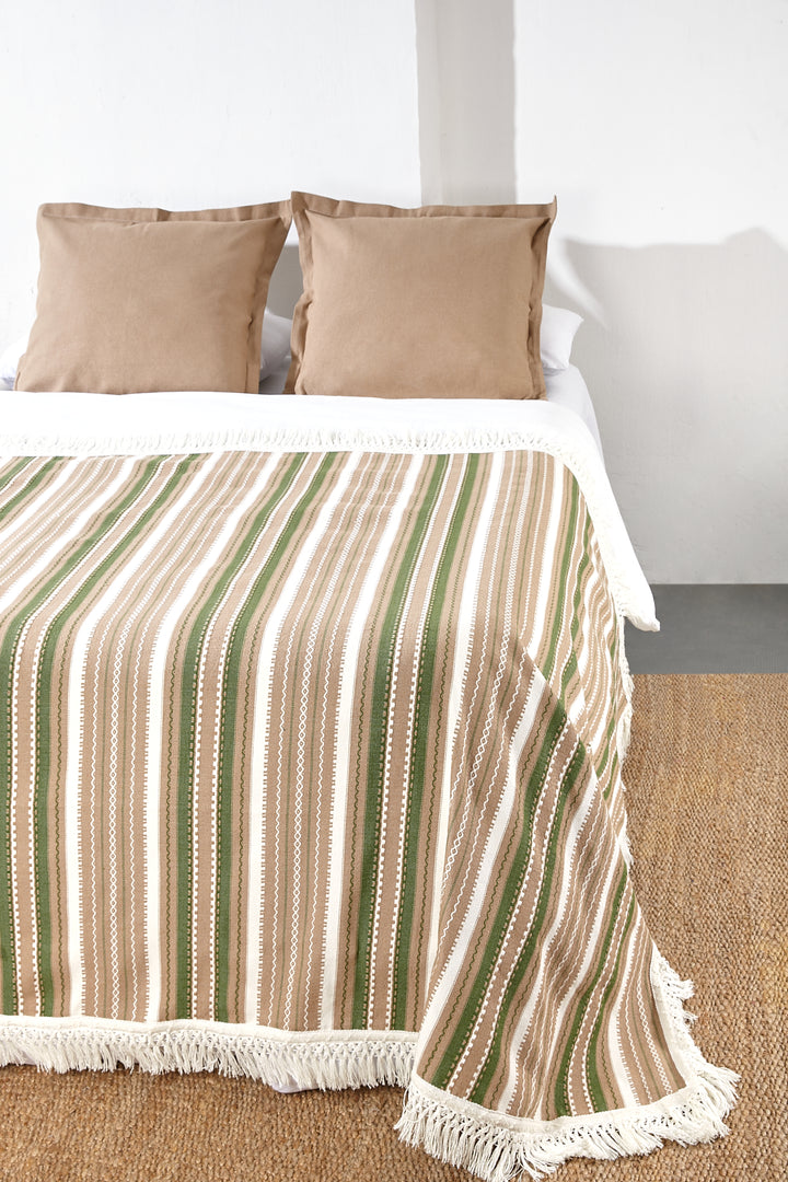 Colcha cubre cama y sofá alpujarra marrón y verde