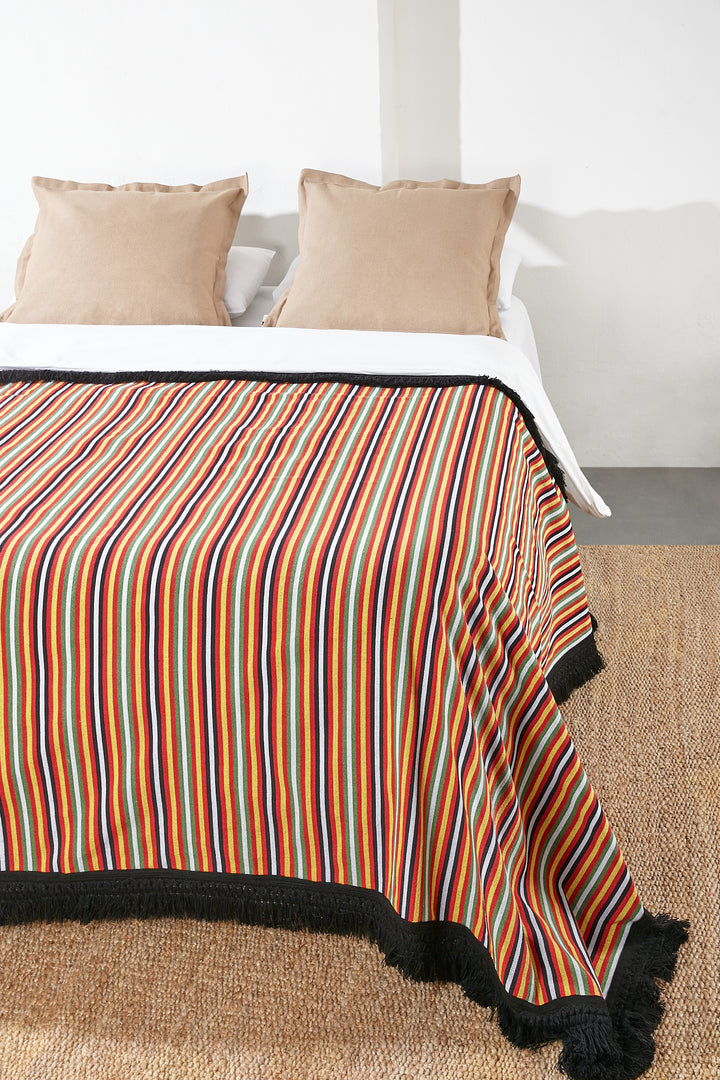 Colcha cubre cama y sofá tejido canario rojo, amarillo y verde
