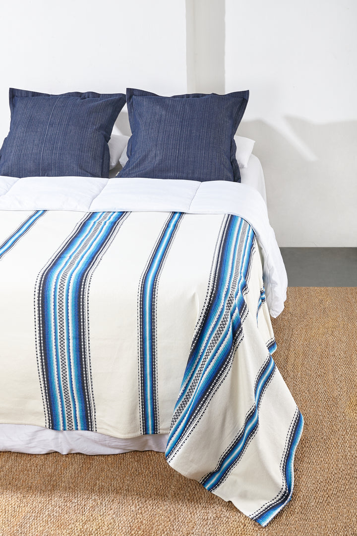 Colcha cubre cama y sofá alpujarra tonos azules