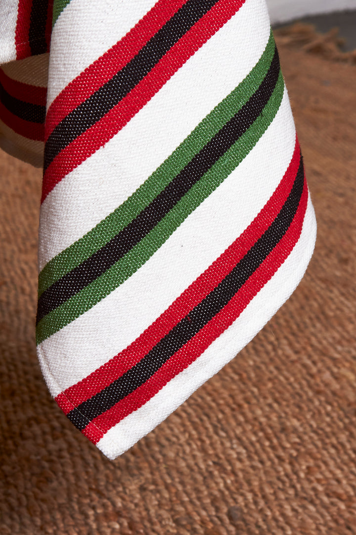 Mantel Tejido canario verde, rojo y negro pico bajo